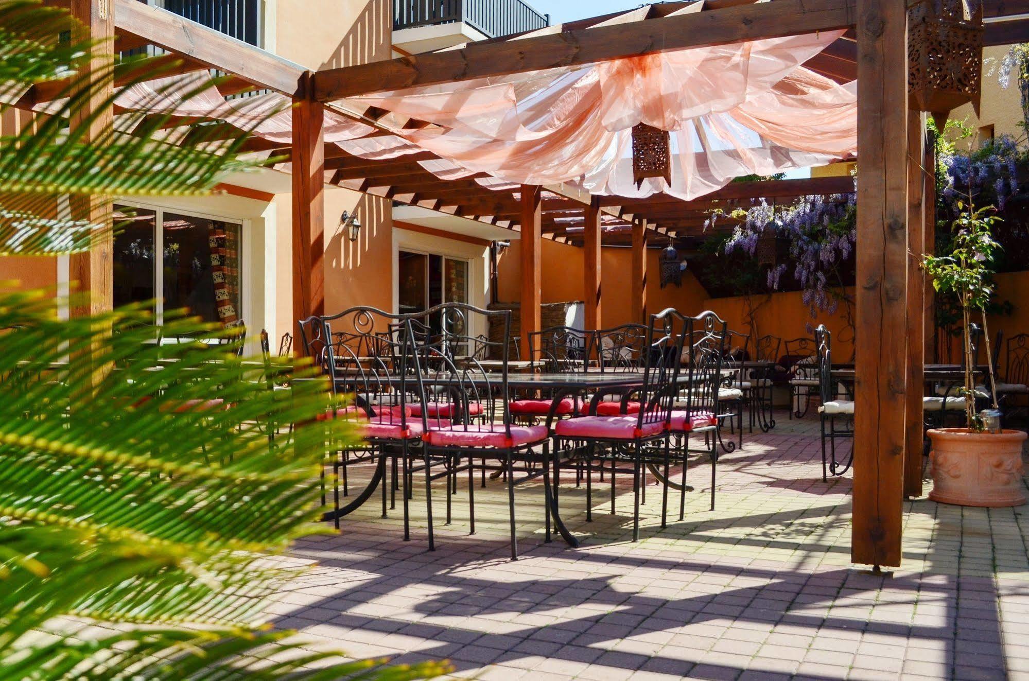 Logis Hotel De La Clape Narbonne-Plage Zewnętrze zdjęcie